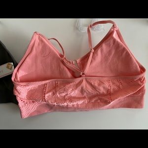 NWT Set of 2 Danskin wireless bras size L